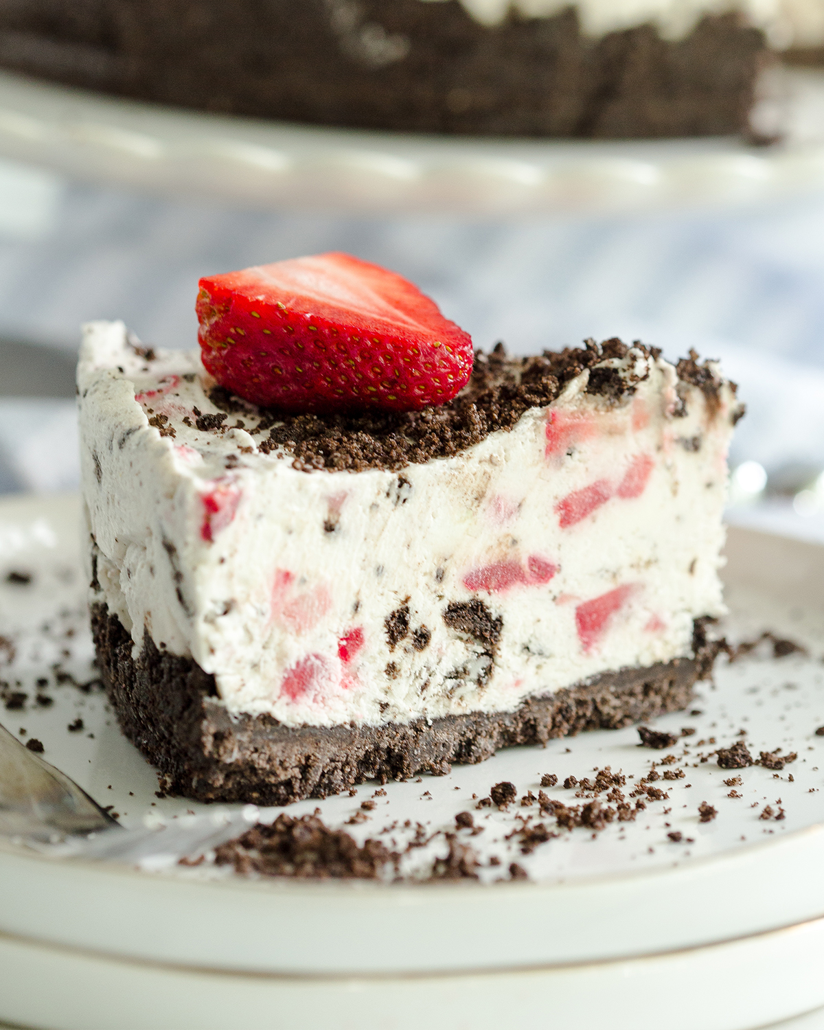 No-Bake Strawberry Oreo Pie